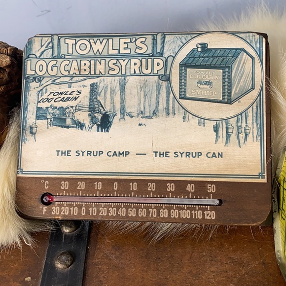 . Vintage 1984 Towle's Log Cabin Syrup Collection "Absolutely Pure Maple Syrup" - Picture 6 of 12